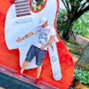 Meet your Posher, Bobby